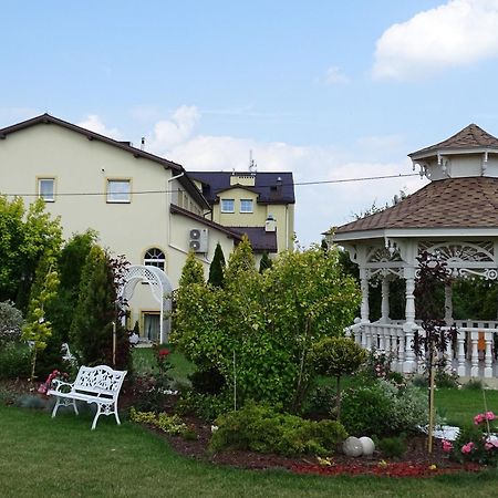 Margerita Hotel Modlnica Exterior photo