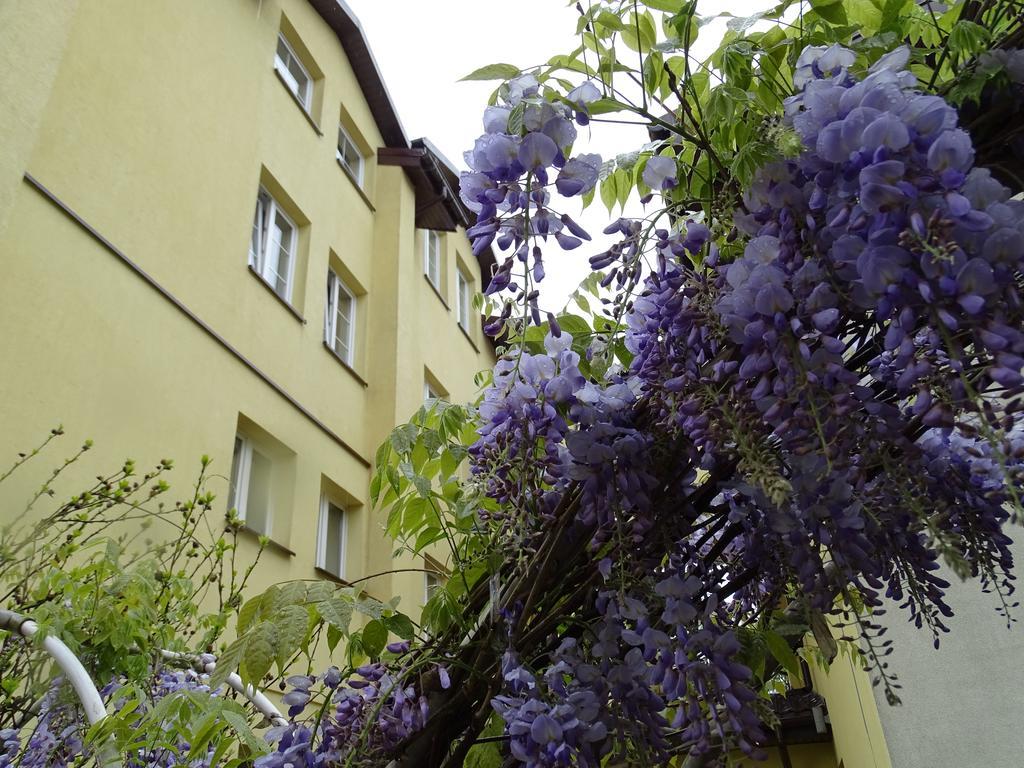 Margerita Hotel Modlnica Exterior photo