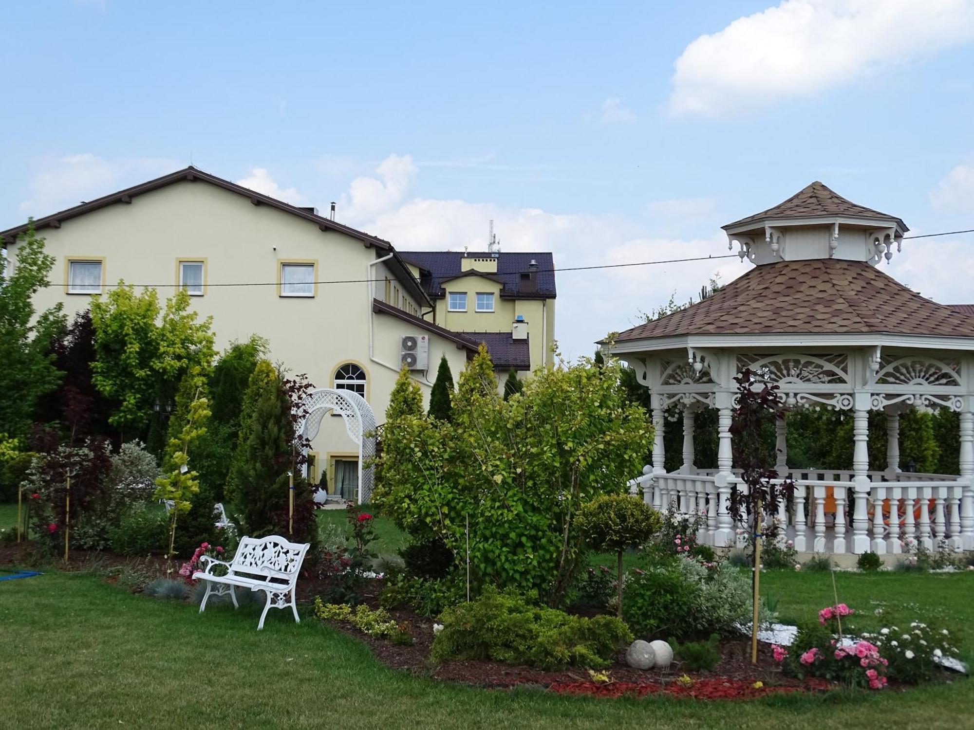 Margerita Hotel Modlnica Exterior photo